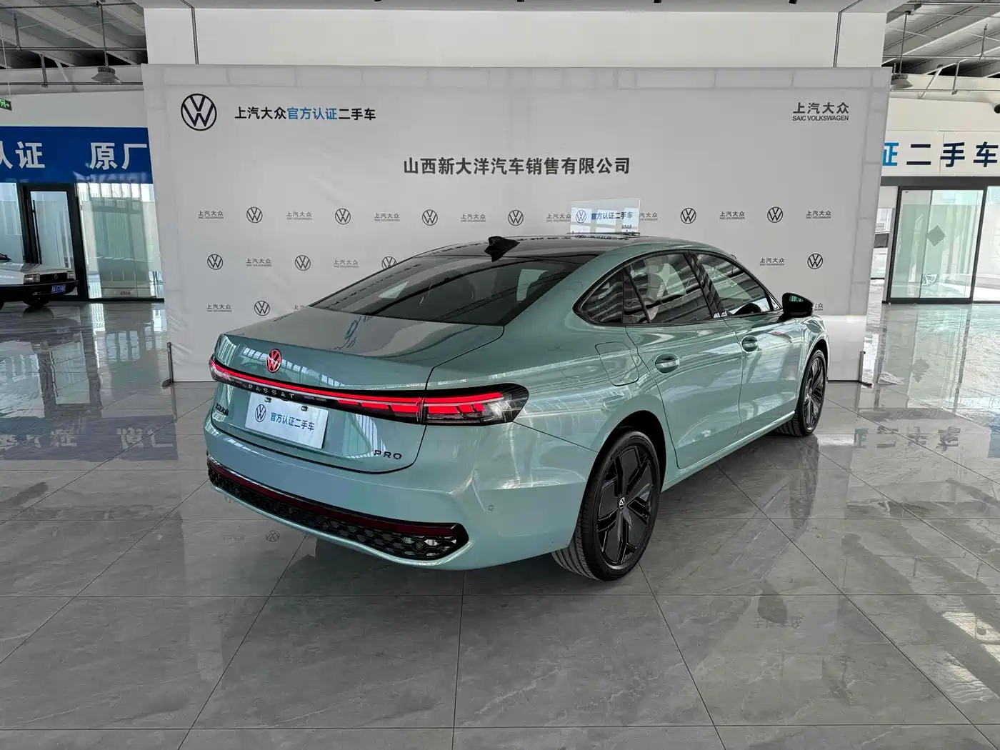Volkswagen Passat 2025 Model Pro 380TSI Starlight Dragon Premium Edition фото 2