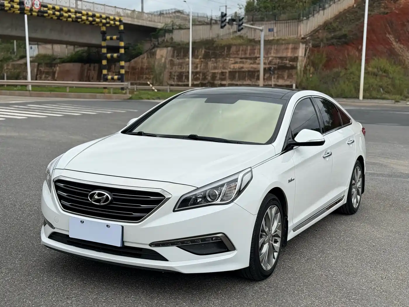 Hyundai Sonata 2015 1.6T GLX Leading