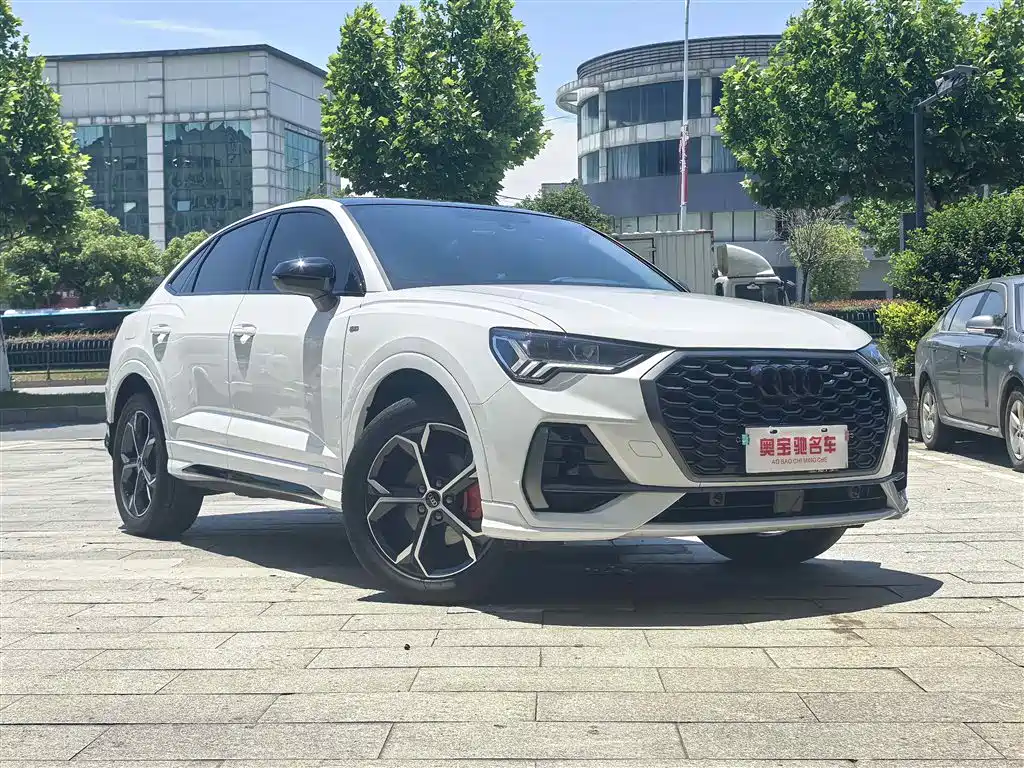 Audi Q3 Sportback 2025 quattro 45th Anniversary Edition 40TFSI Fashion фото 3