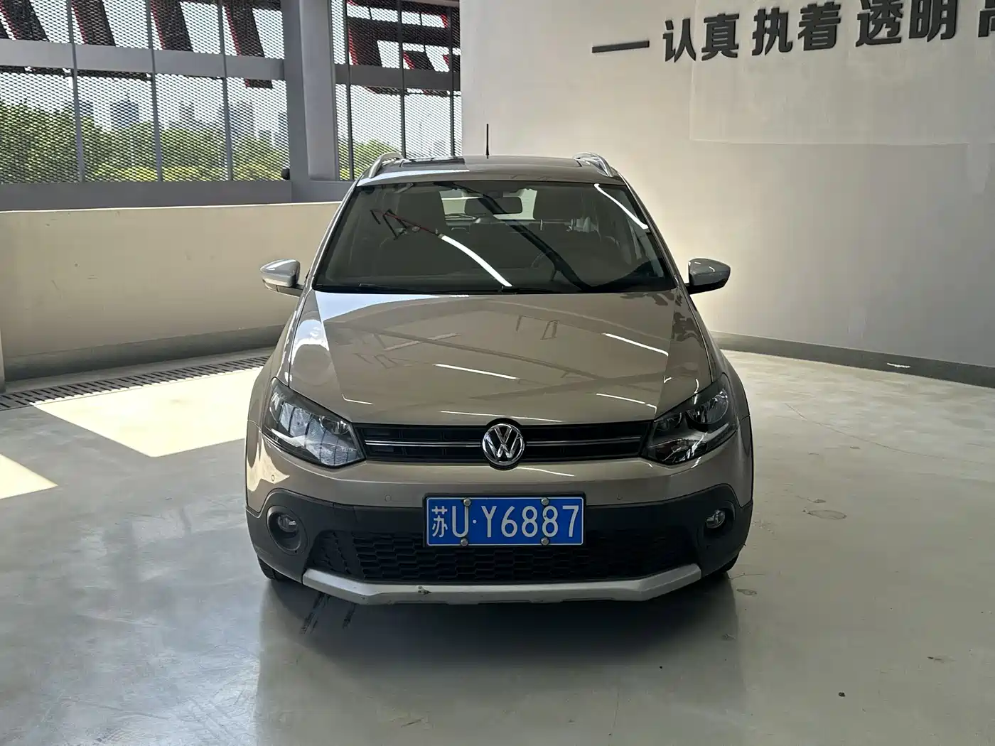 Volkswagen Polo 2014 1.6L Cross Polo Automatic фото 2