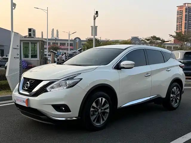 NISSAN LOULAN