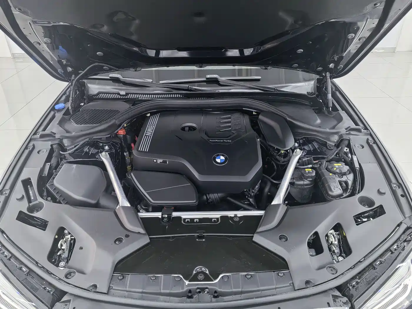 BMW 5 Series 2022 530Li Leading M Sport Package фото 21