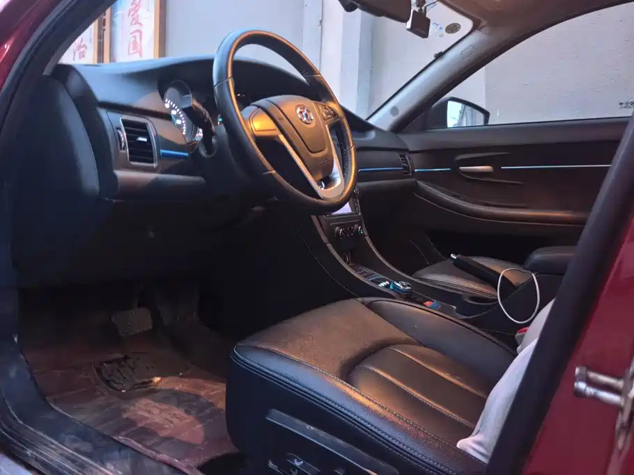 BAIC New Energy BAIC EU Series 2017 2017 EU400 Joy Edition