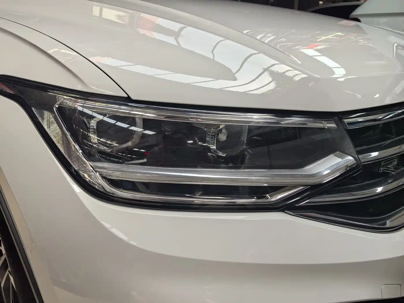 Volkswagen Tiguan L 2022 330TSI Auto 2WD R-Line Premium Edition фото 12