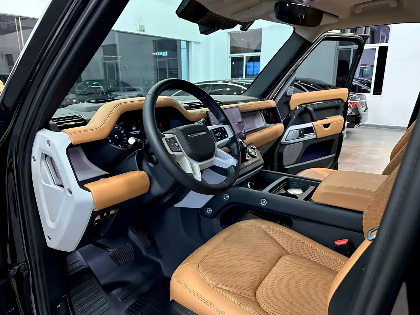 Land Rover Defender 2023 Model Year 130 3.0T P400 HSE фото 9