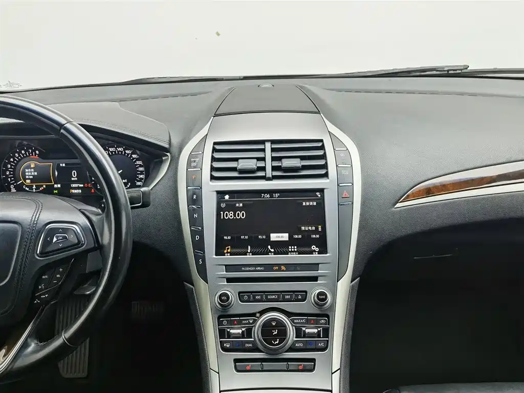 Lincoln MKZ 2018 2.0T Premium Edition фото 12