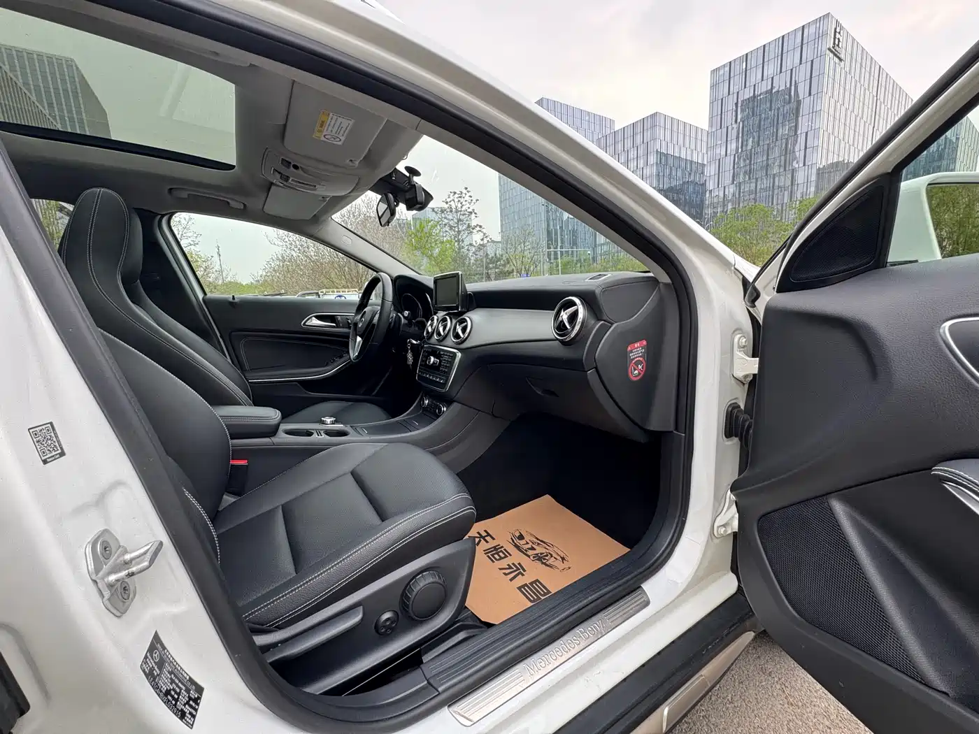 Mercedes-Benz GLA 2015 GLA 220 4MATIC Fashion Edition фото 11