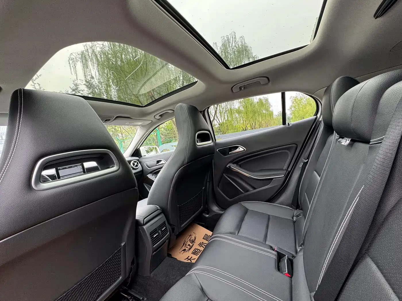 Mercedes-Benz GLA 2015 GLA 220 4MATIC Fashion Edition фото 15