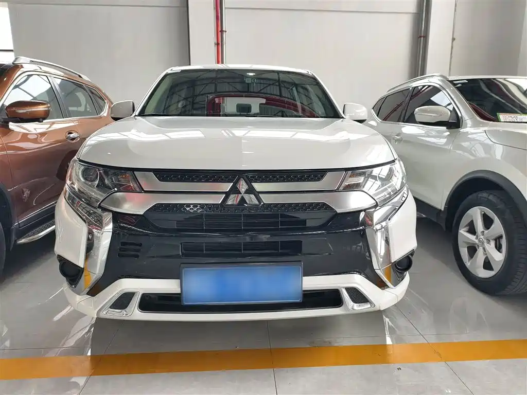 Mitsubishi Outlander 2021 Facelift 2.0L 2WD Comfort Edition 5-Seater фото 8