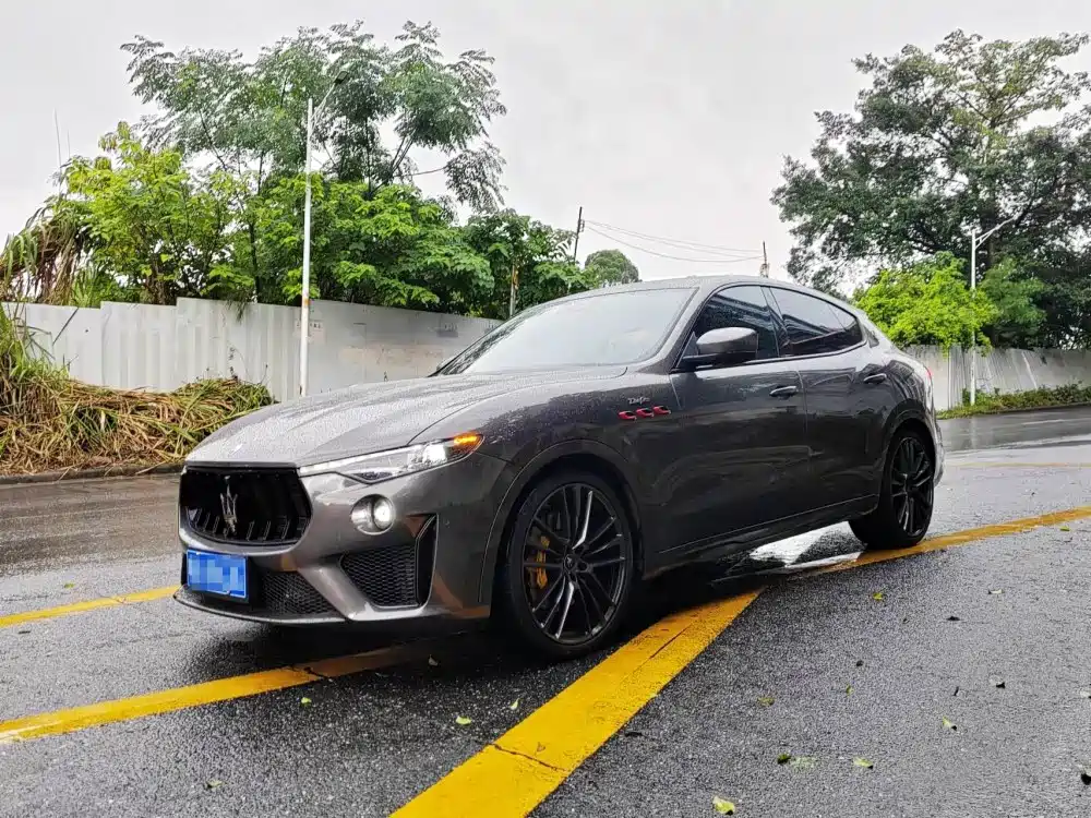 Photo 1 - Maserati Levante