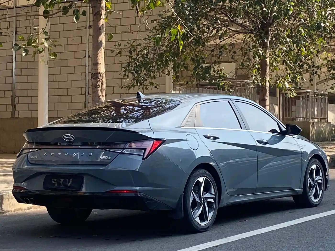 Hyundai Elantra 2022 240TGDi DCT LUX Premium Edition фото 18
