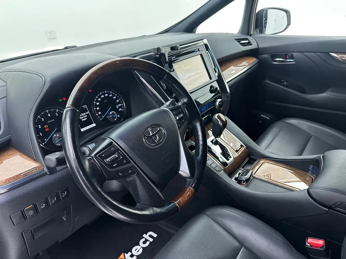 Toyota Alphard 2015 3.5L Premium Edition фото 16