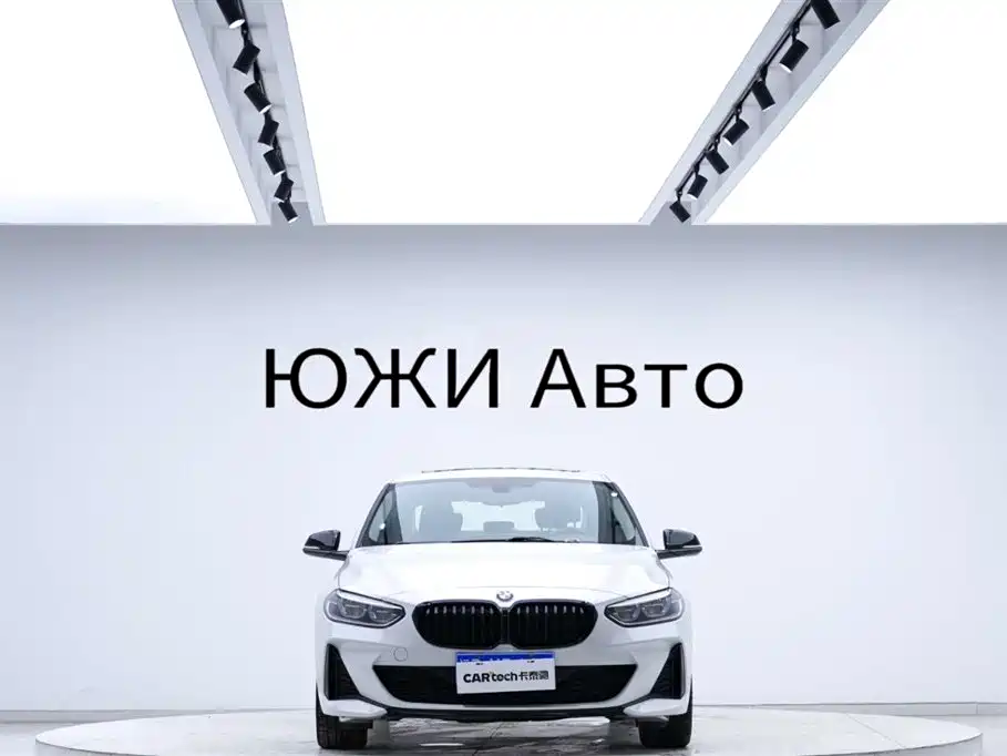 BMW 1 Series 2022 120i M Sport Shadow Edition фото 2