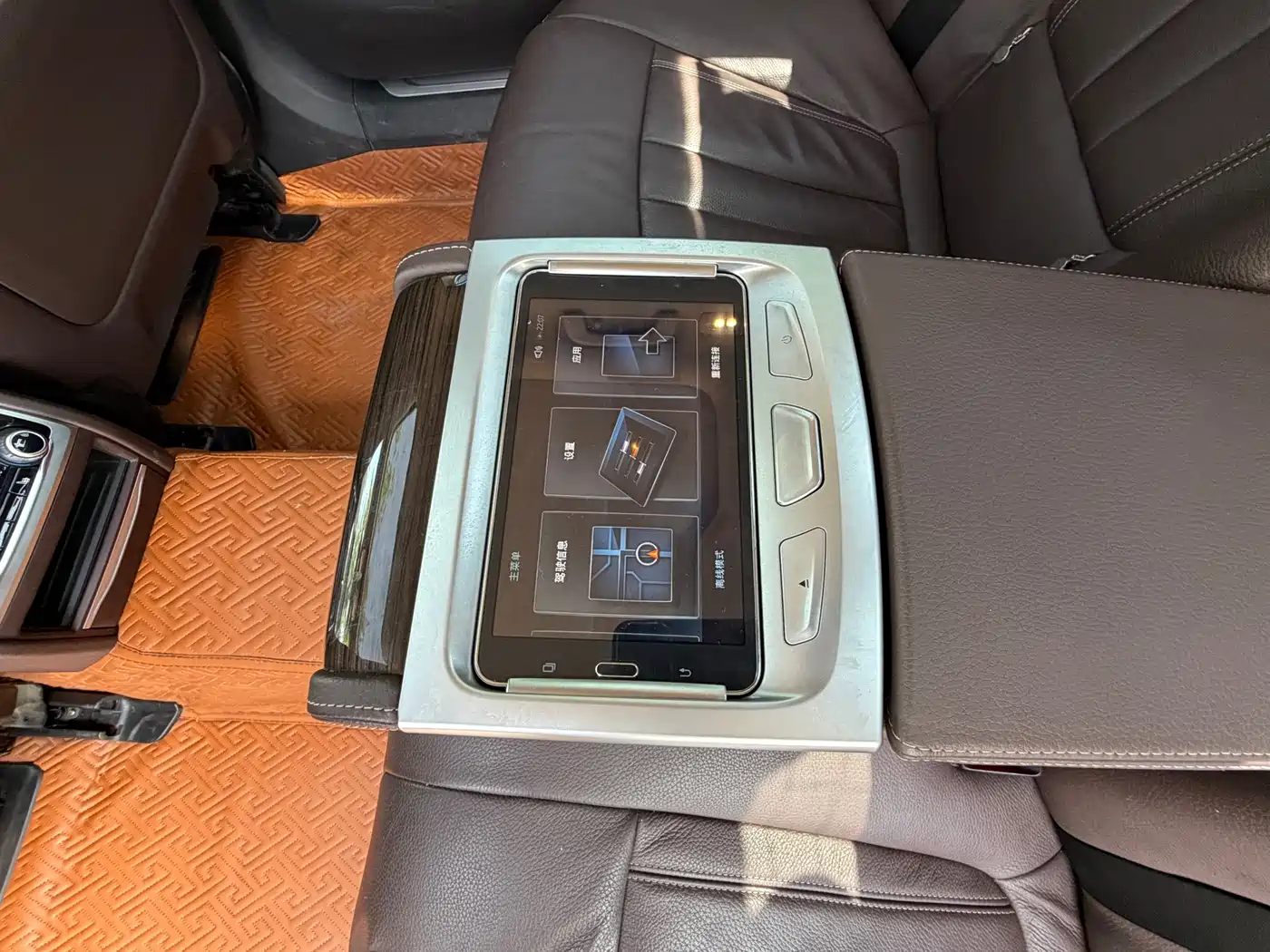 BMW 7 Series 2017 730Li Leading Edition фото 13