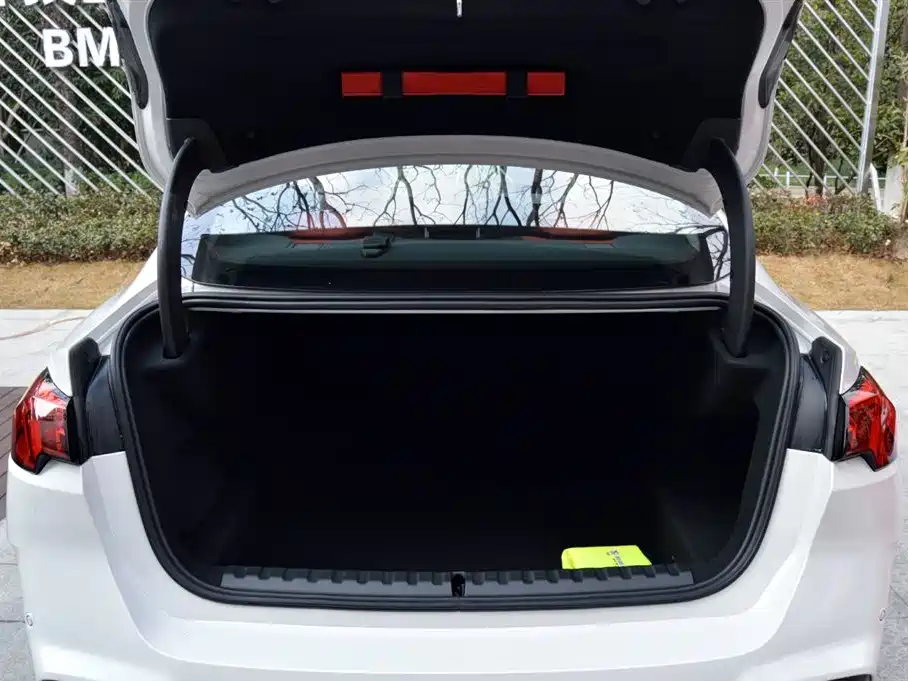 BMW 2 Series 2025 225L M Sport Package фото 14