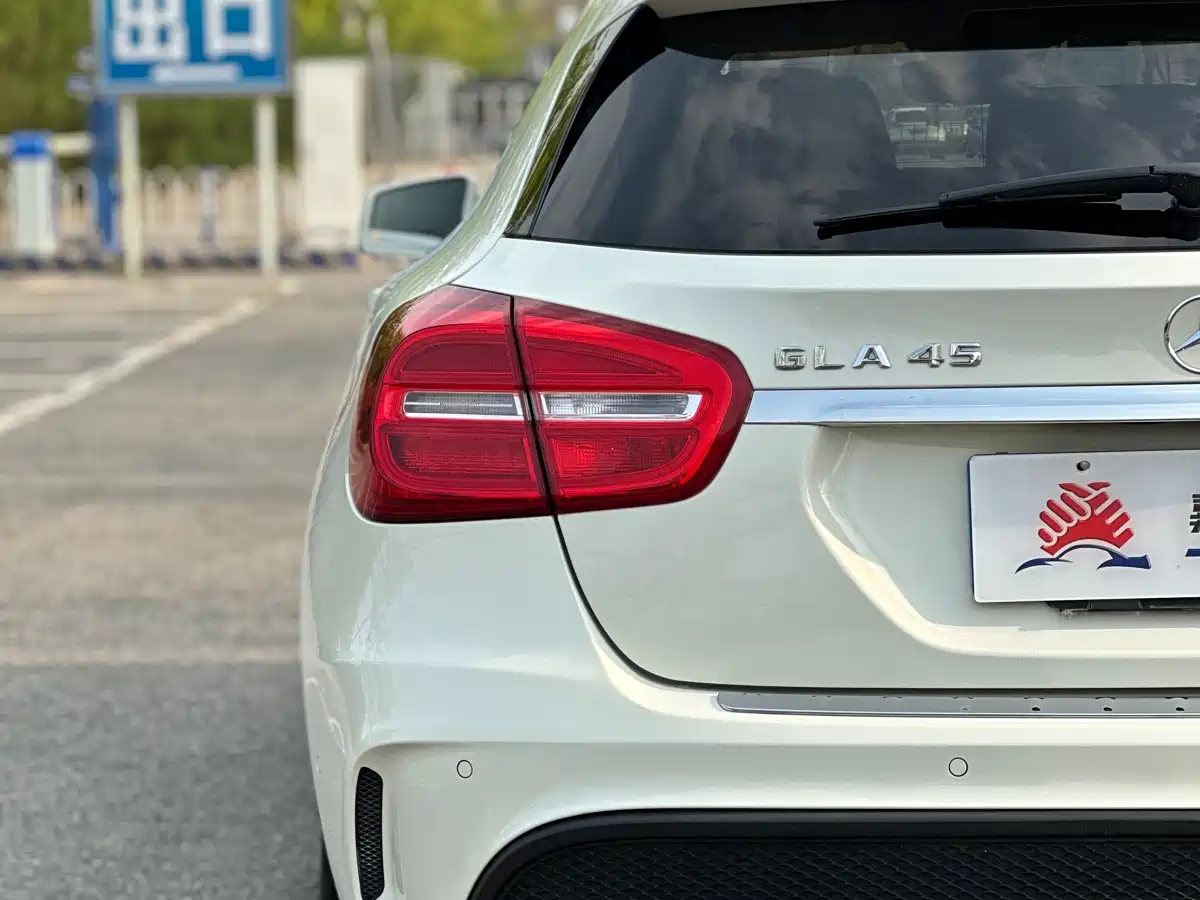 Mercedes-Benz GLA AMG 2015 AMG GLA 45 4MATIC фото 15