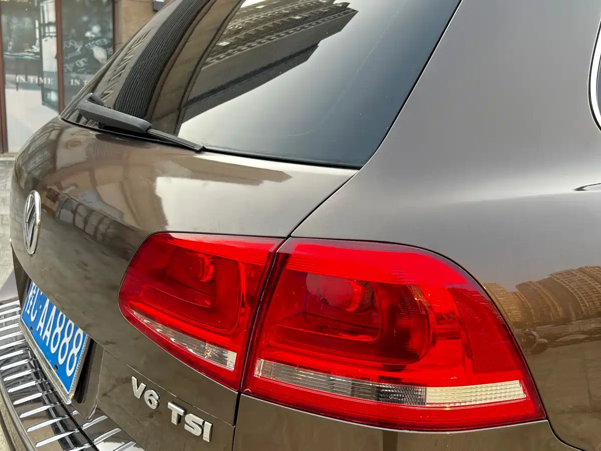 Volkswagen Touareg 2011 3.0TSI Premium фото 11