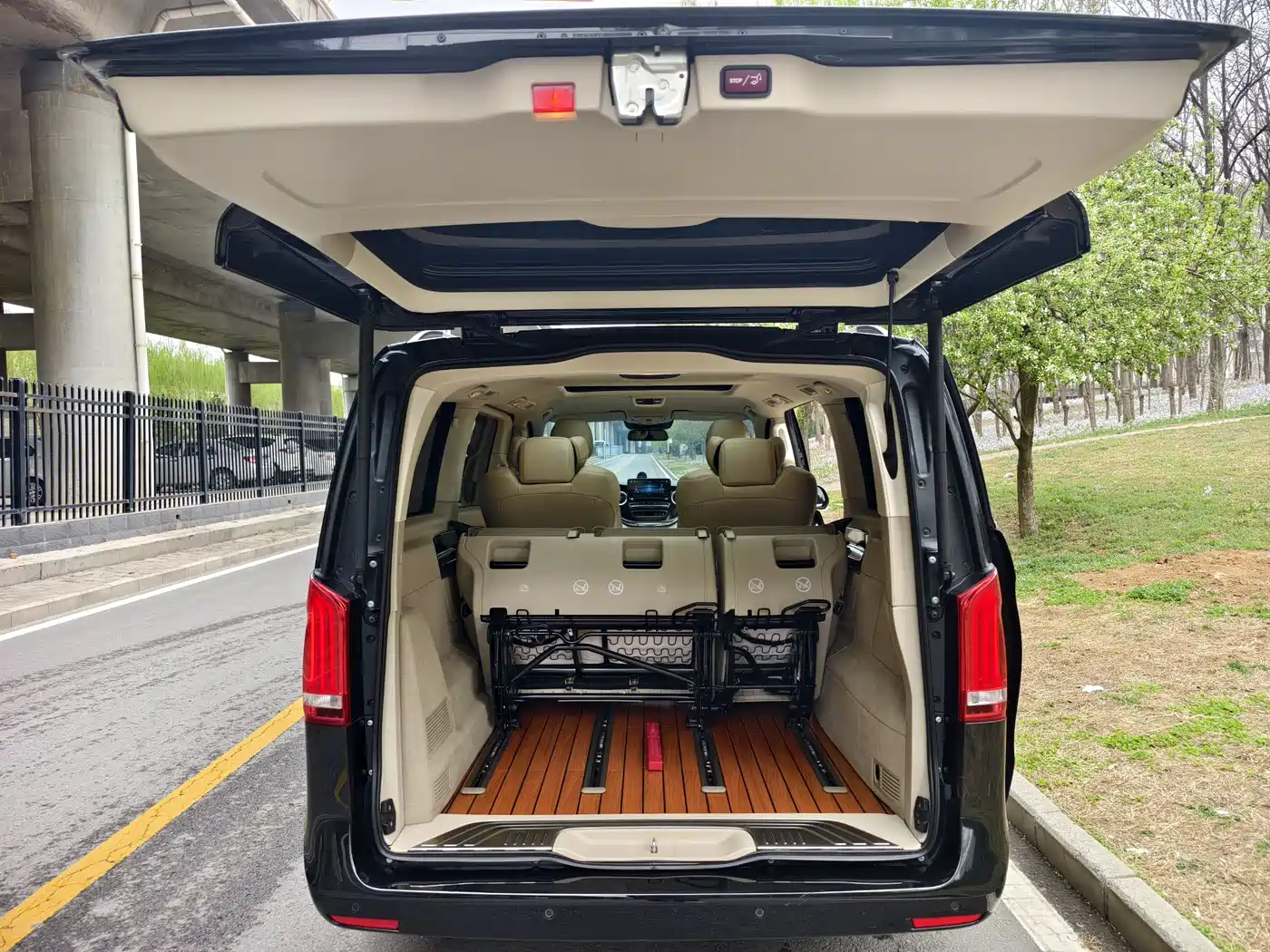 MERCEDES-BENZ V CLASS