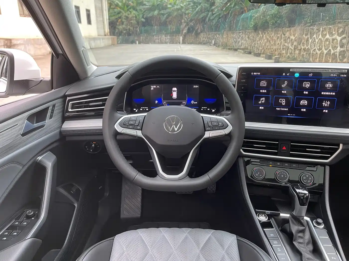 Volkswagen Sagitar 2023 300TSI DSG Surpassing Edition фото 8