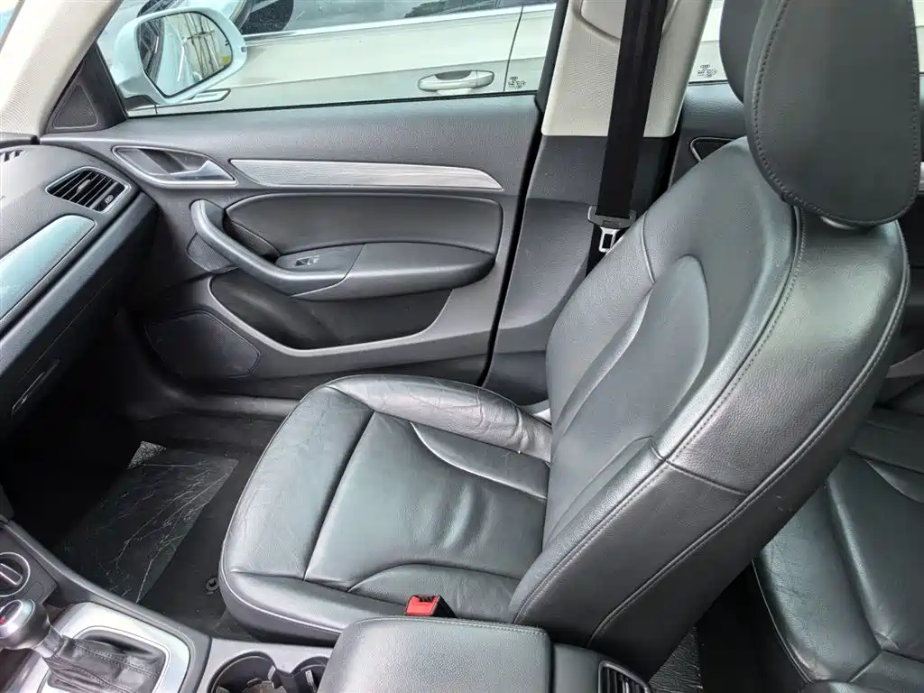 Audi Q3 2016 35 TFSI quattro All-Wheel Drive Fashion Edition фото 11