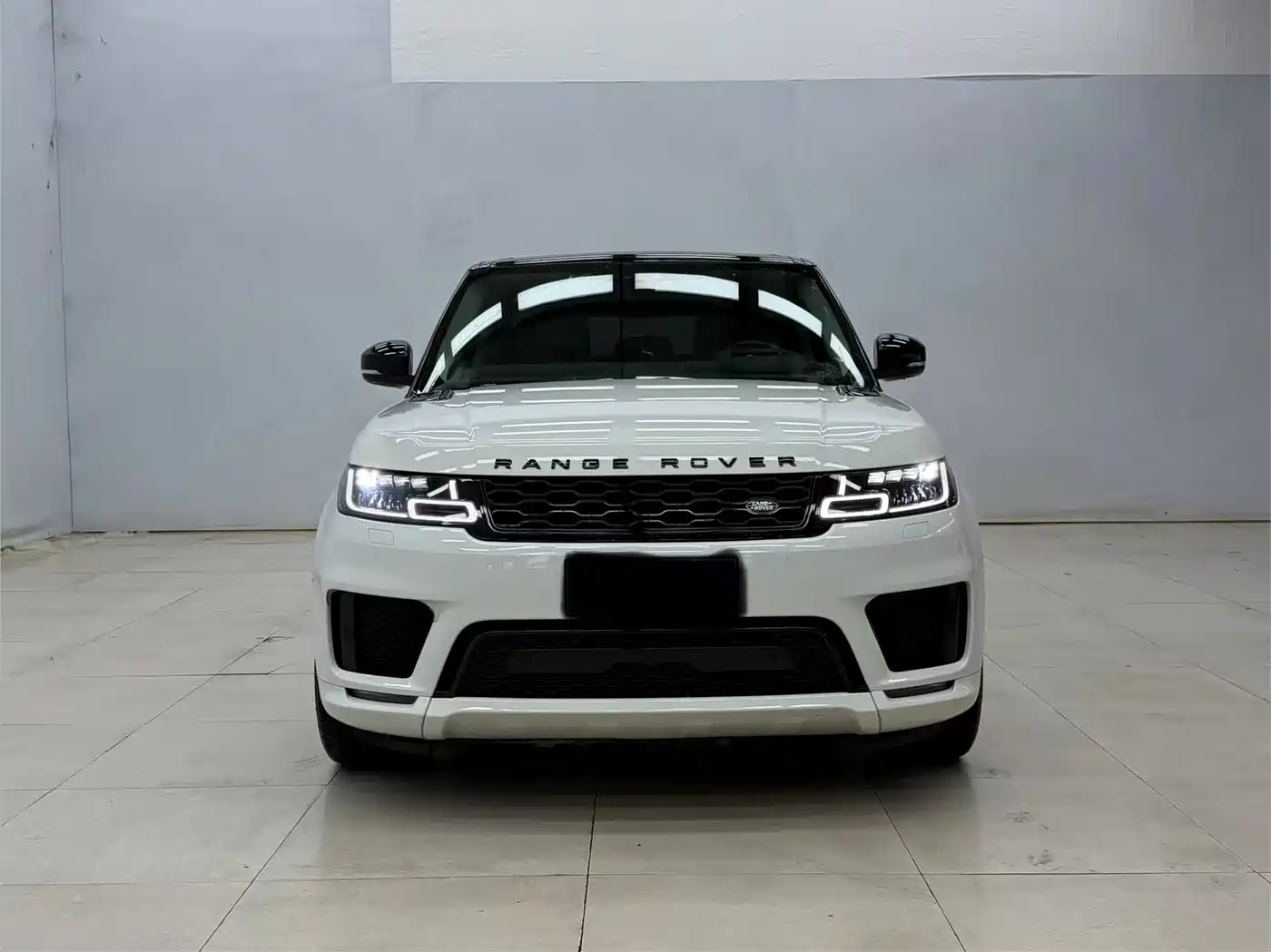 Land Rover Range Rover Sport 2022 3.0 L6 Gloss Black Edition фото 2