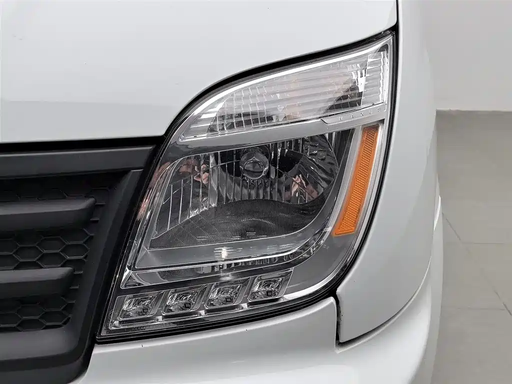 SAIC MAXUS XINTU V80