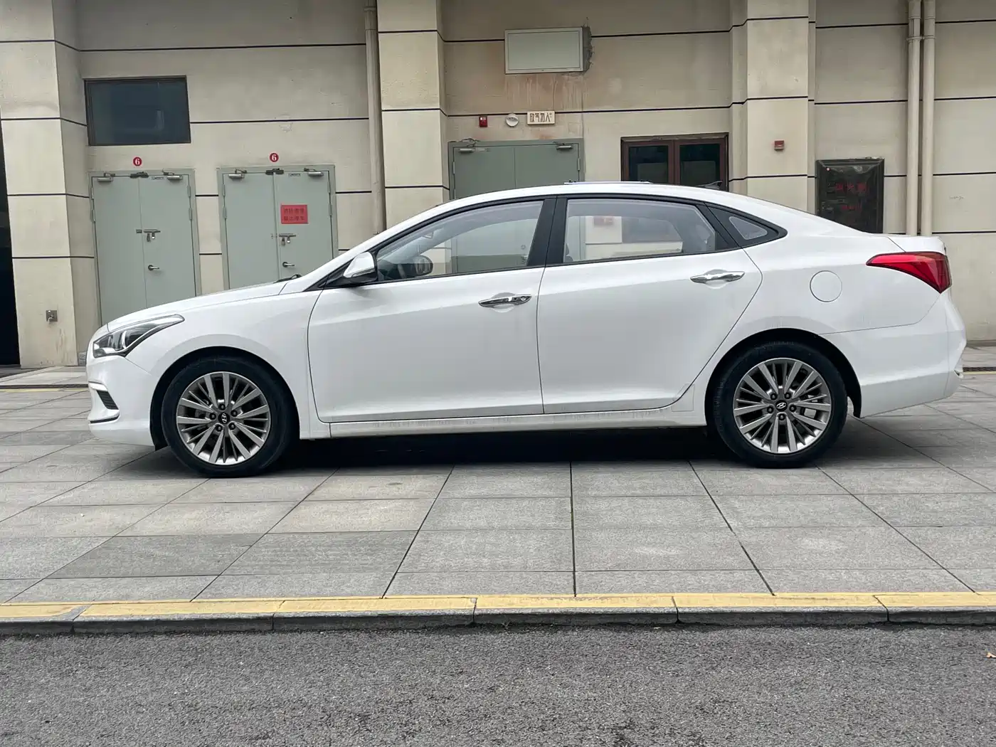 HYUNDAI NAME PICTURE