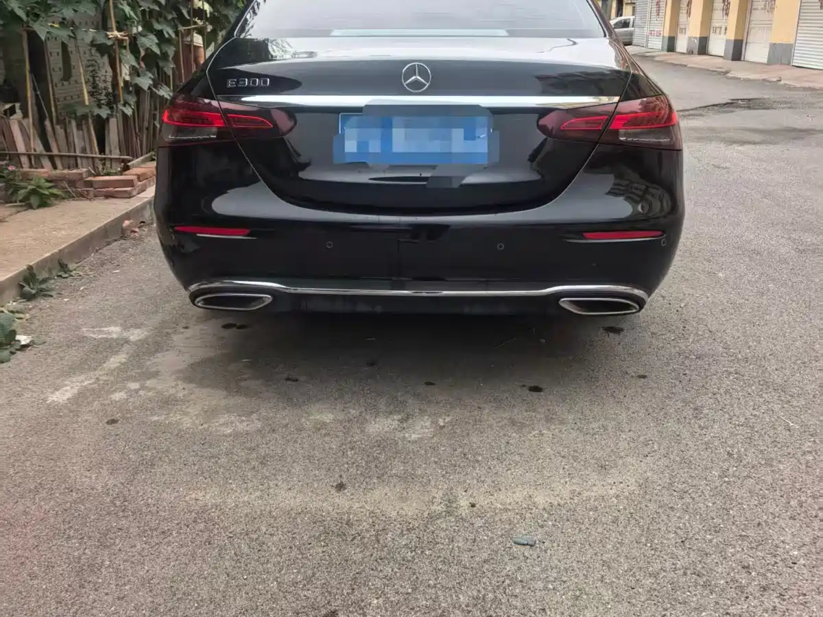 Фото 2 - Mercedes-Benz E-Class