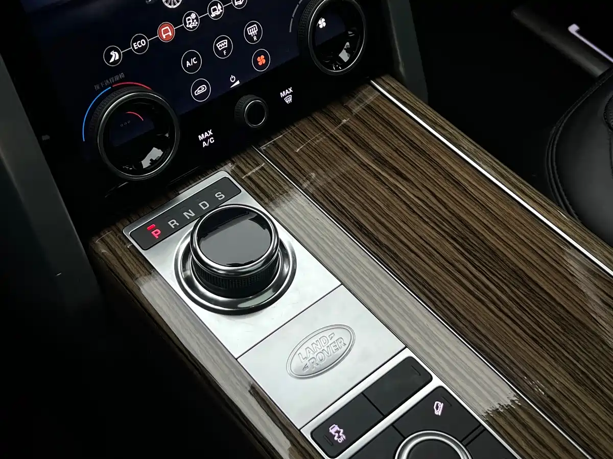 Land Rover Range Rover 2018 3.0 SC V6 Vogue Heritage Extended Edition фото 26