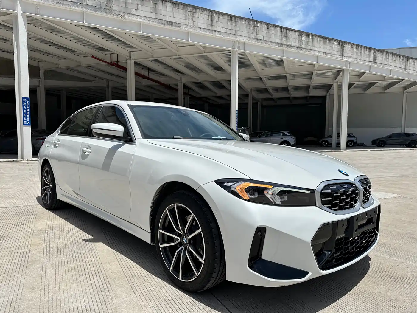 BMW 3 Series 2024 325Li M Sport Package фото 3