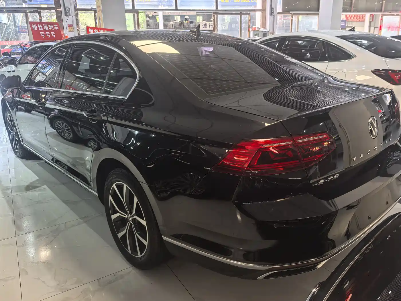 Volkswagen Magotan 2020 330TSI DSG Luxury фото 9