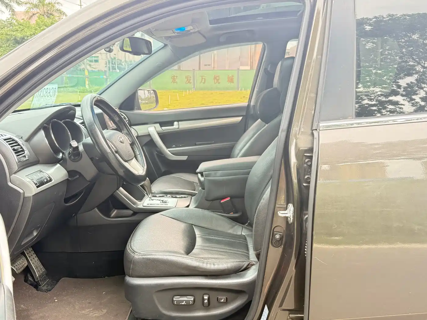 Kia Sorento 2012 2.4L Gasoline Supreme Edition фото 7