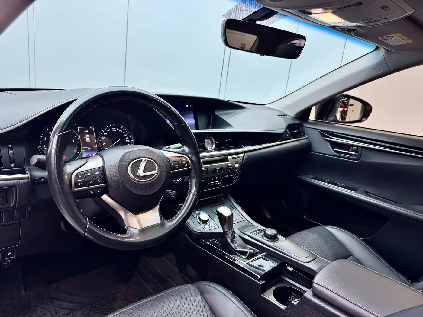 Lexus ES 2015 200 Elite Edition фото 8