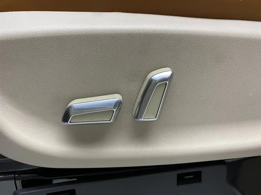 Mercedes-Benz Vito 2023 2.0T Elite 7-Seater фото 23
