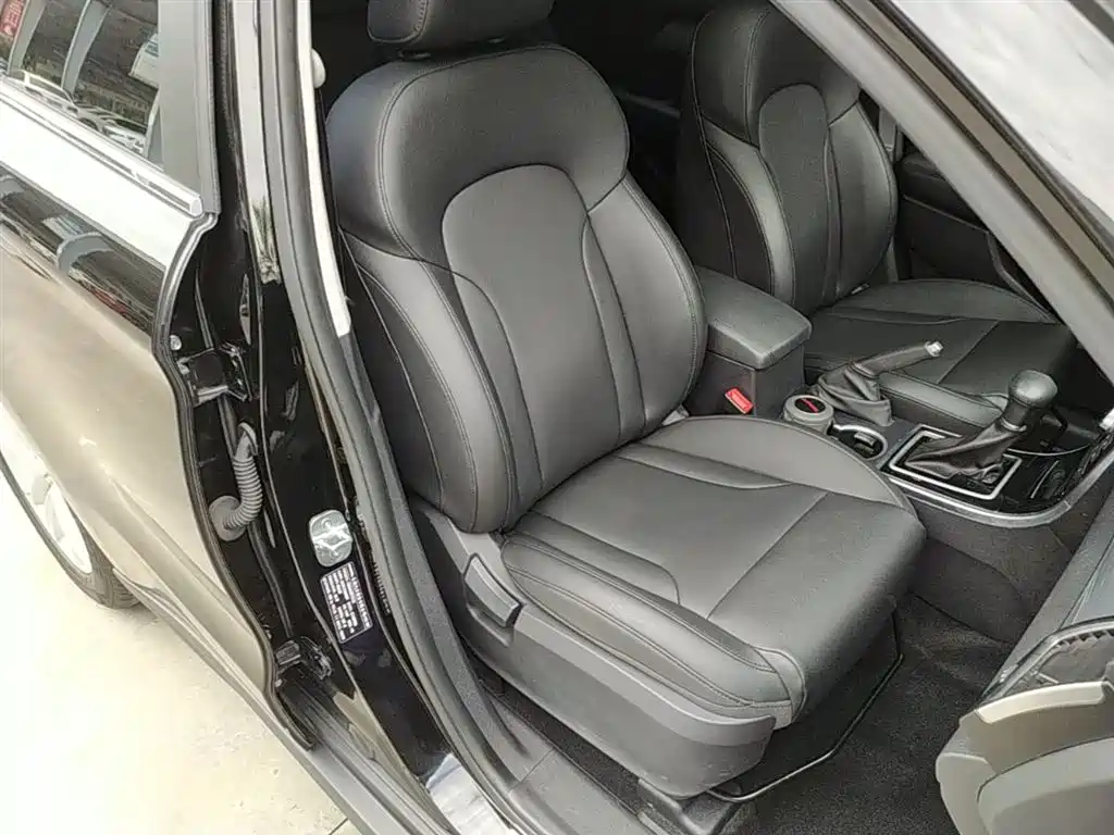 Haval H2 2015 1.5T Automatic 2WD Elite Edition фото 25