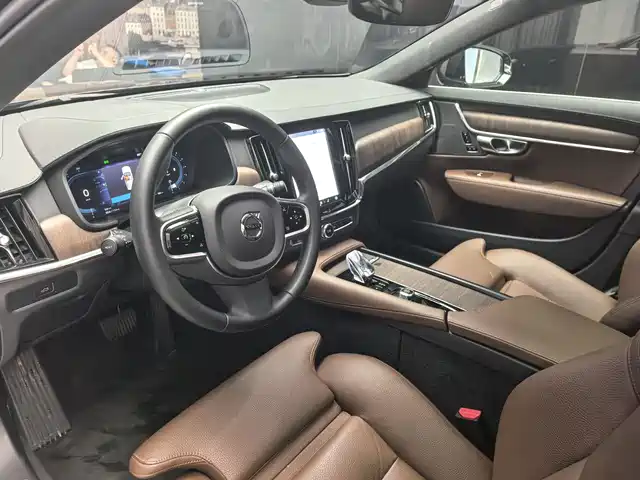 Volvo S90 2025 B5 Zhiyuan Luxury Edition — фото 5
