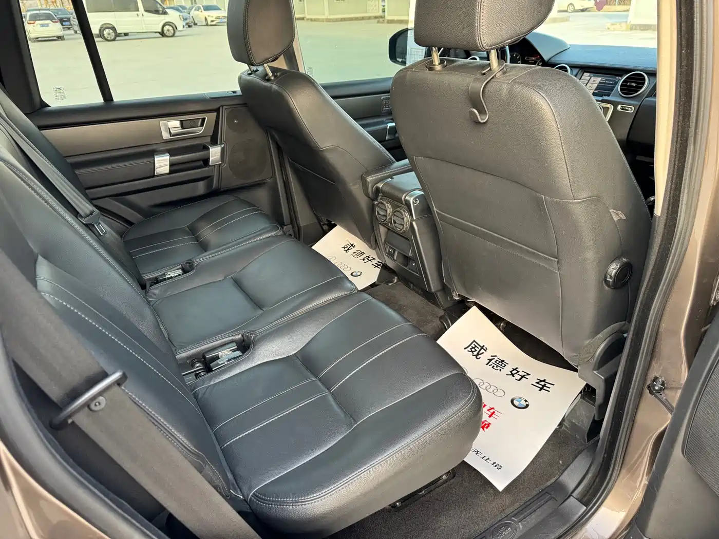 Land Rover Discovery 2015 3.0 SC V6 HSE фото 12