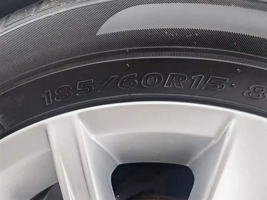 Volkswagen Polo 2014 1.4L Automatic Comfort Edition фото 24