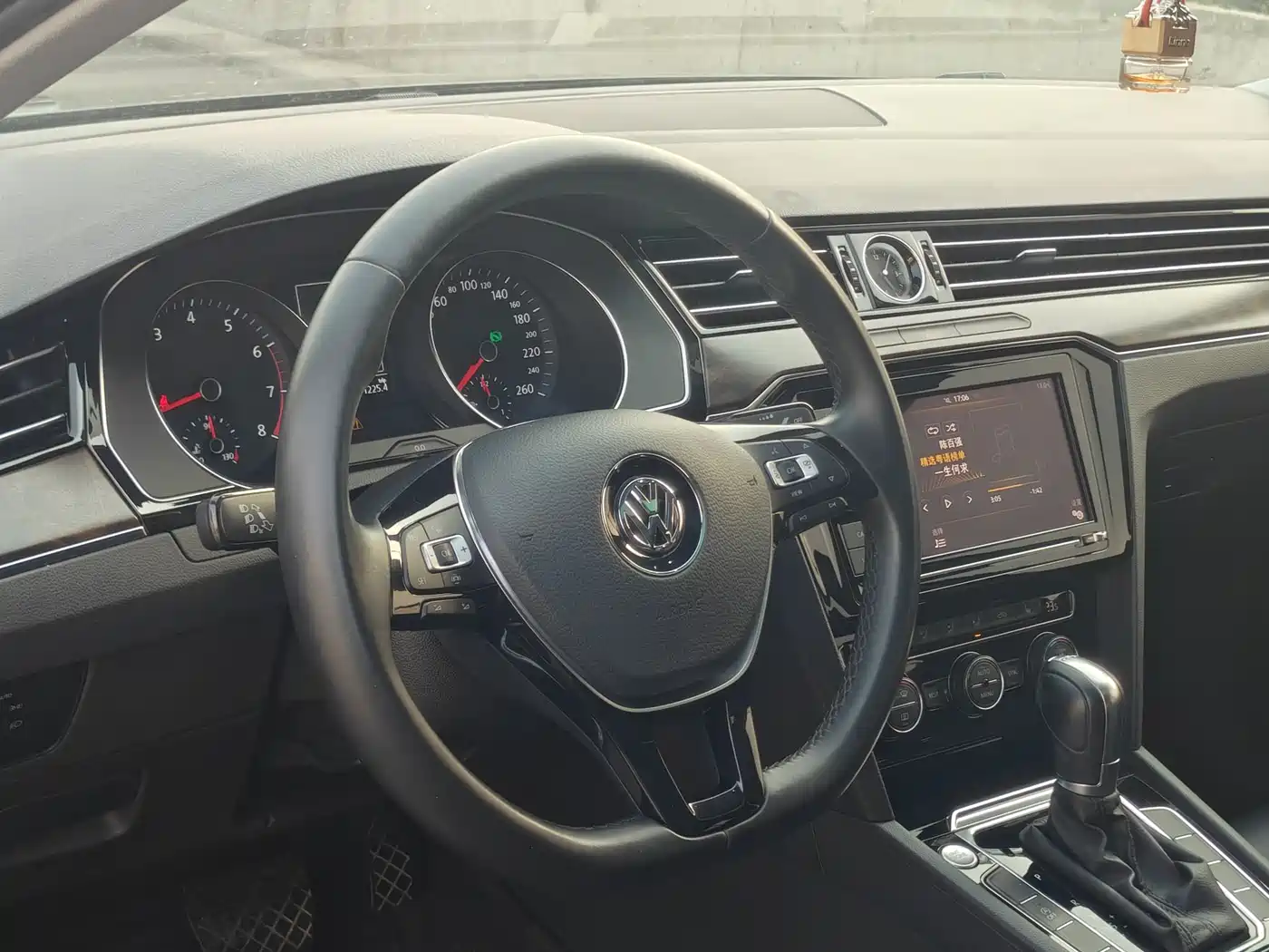 Volkswagen Magotan 2019 330TSI DSG Luxury China V фото 16