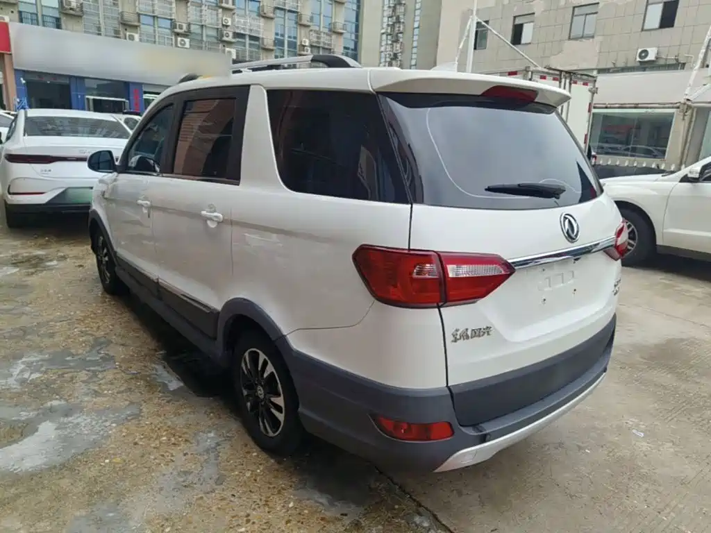 Dongfeng Fengguang Fengguang 370 2018 2018 S370 1.5L CVT Luxury (7-seater)