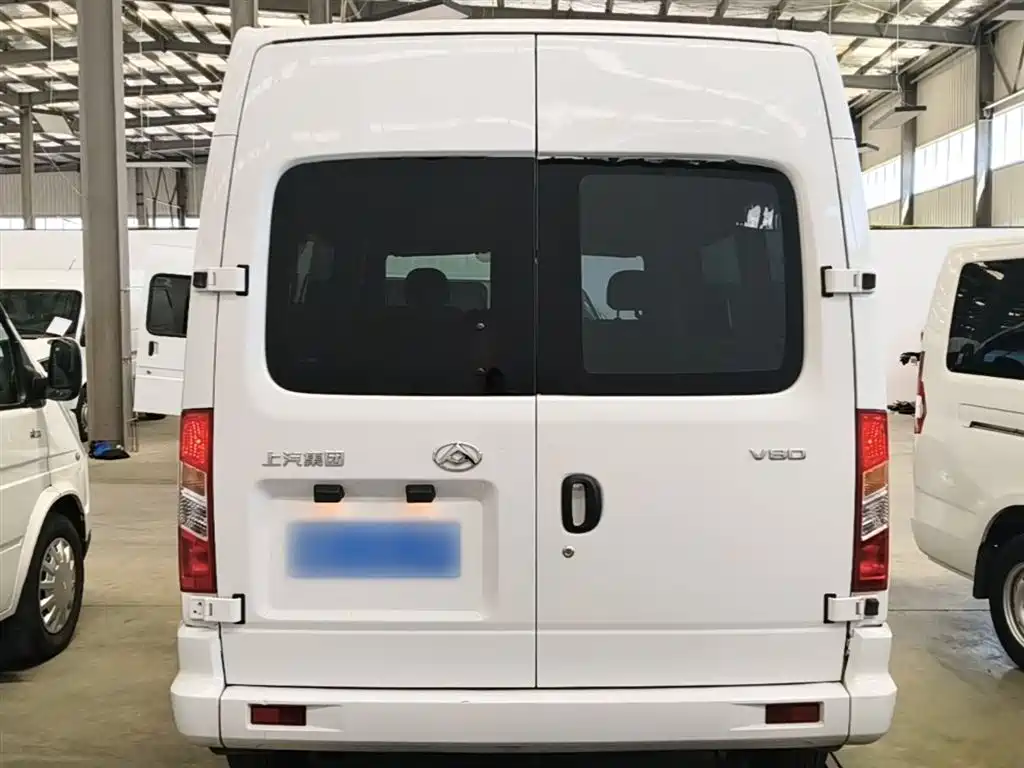 SAIC Maxus Xintu V80 2024 Model Year Aoyunton Value Edition 6MT Short Wheelbase Medium Roof 127Ps 5/6-Seater фото 6