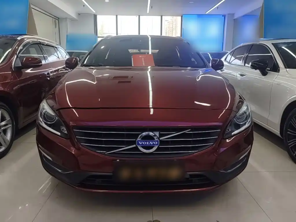 Фото 3 - Volvo V60