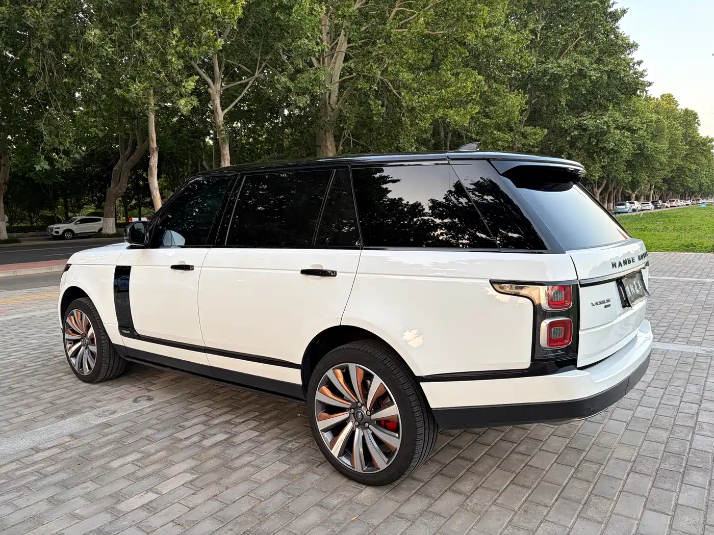 LAND ROVER RANGE ROVER