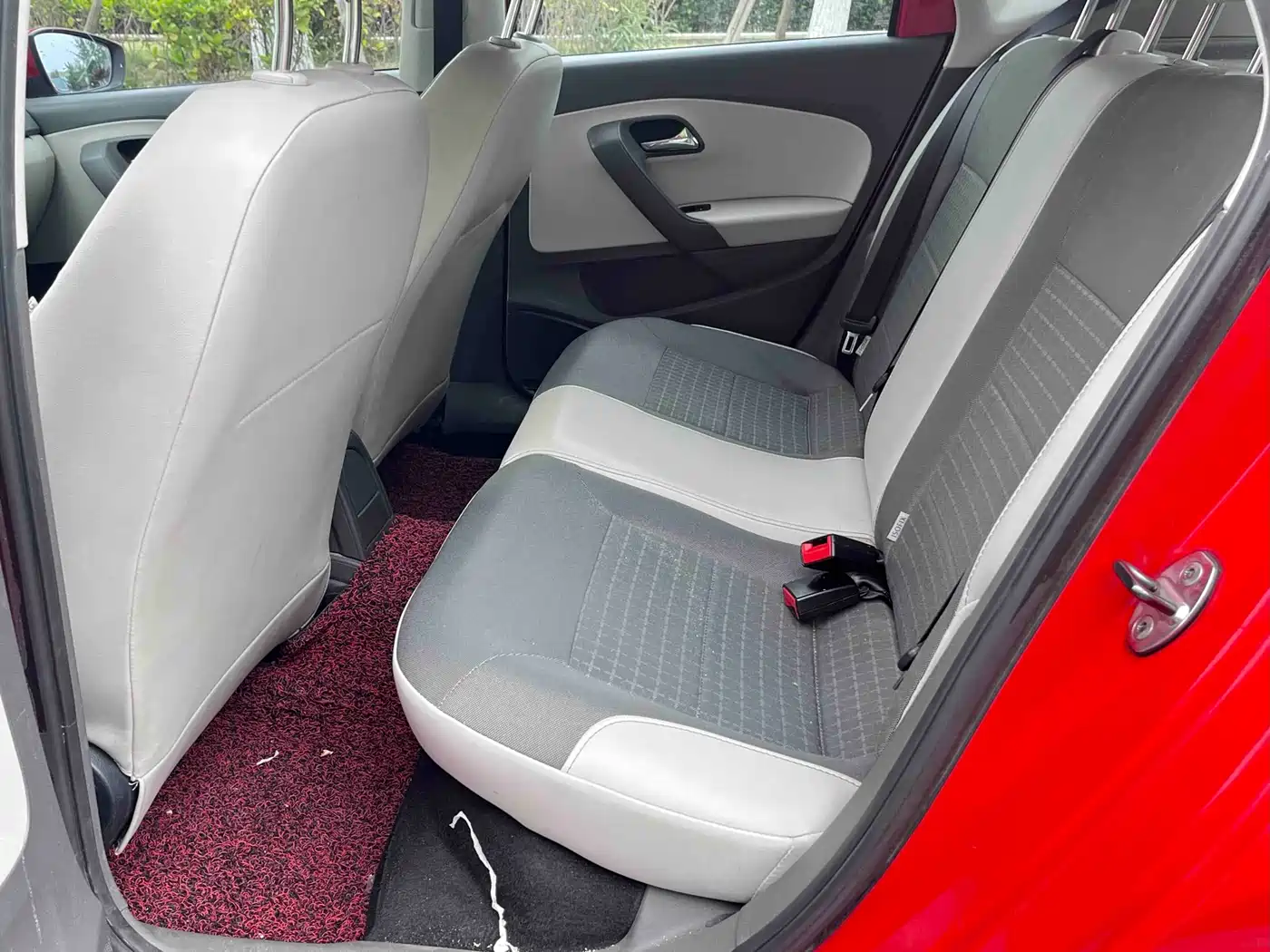 Volkswagen Polo 2014 1.6L Automatic Comfort Edition фото 7