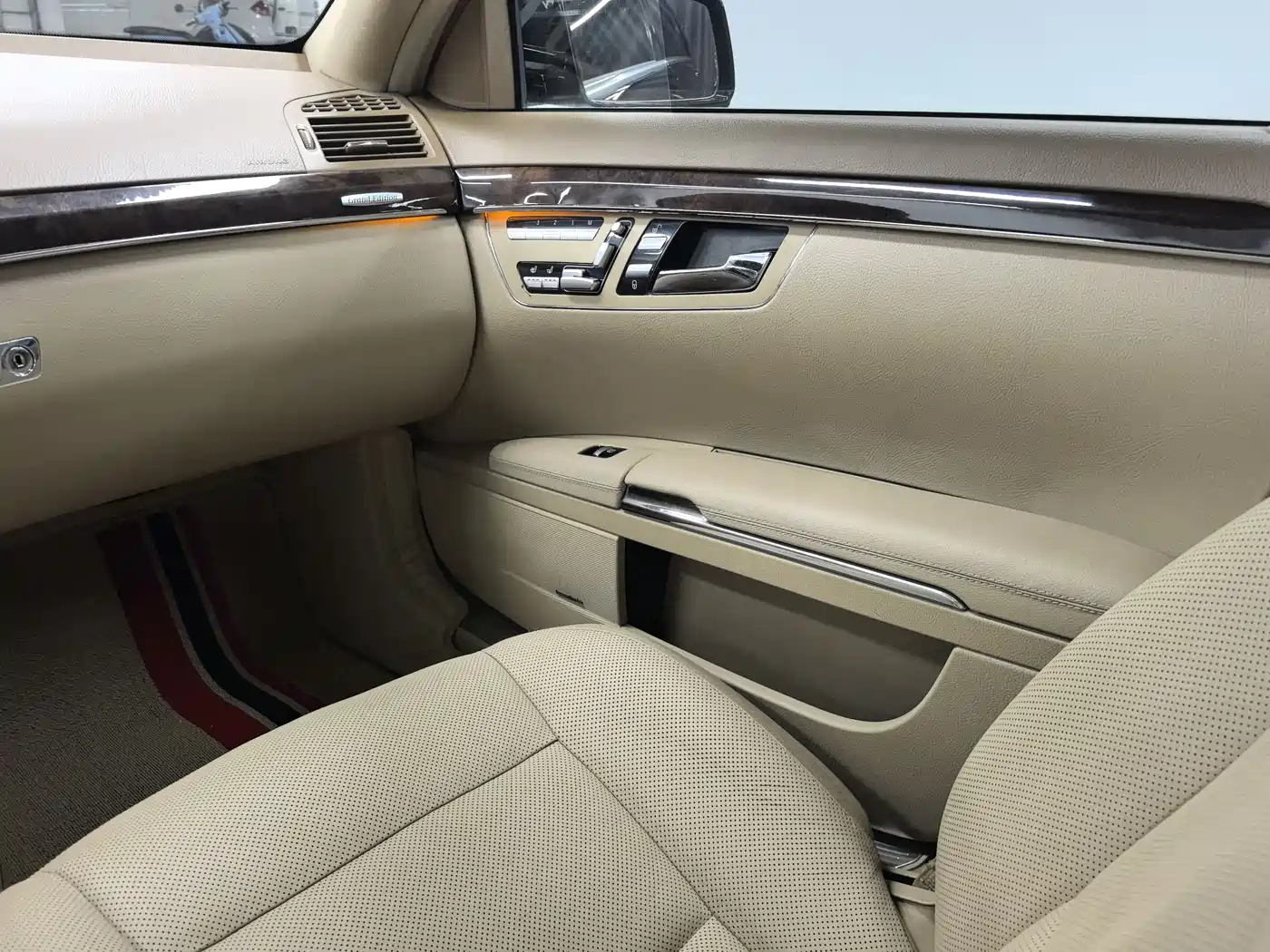 Mercedes-Benz S-Class 2012 S 350 L 4MATIC Grand Edition фото 11