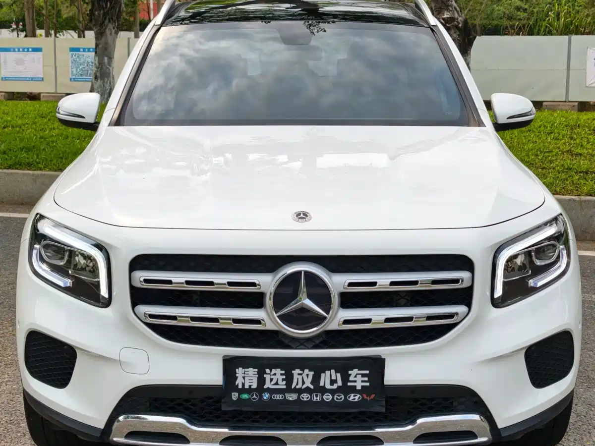 MERCEDES-BENZ GLB