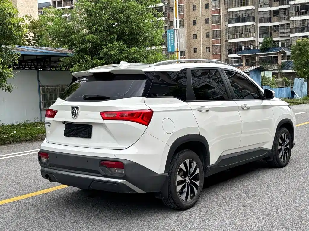 Baojun 530 2020 2020 1.5T CVT Prestige Connect 6-Seater