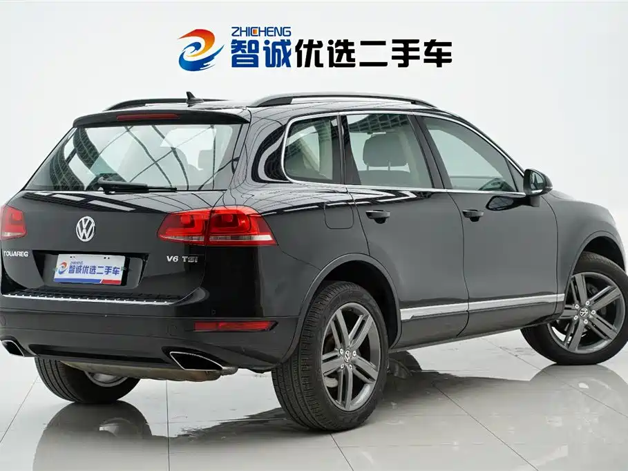 Volkswagen Touareg 2011 3.0TSI Comfort фото 3