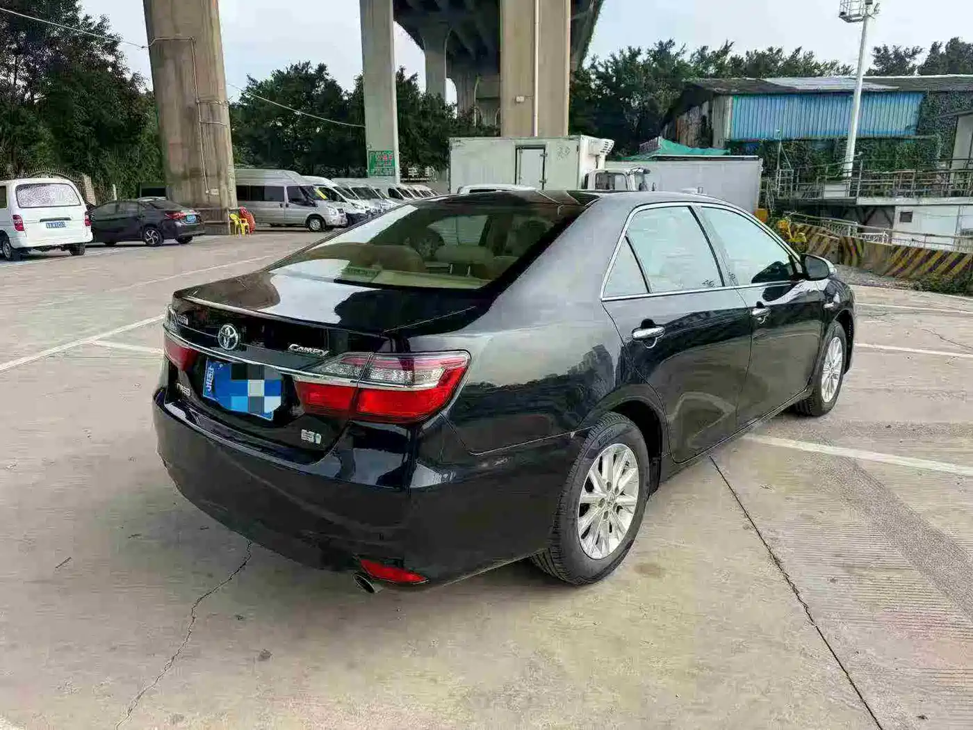 Toyota Camry 2016 Hybrid 2.5HG 10th Anniversary Luxury Navigation Edition фото 5