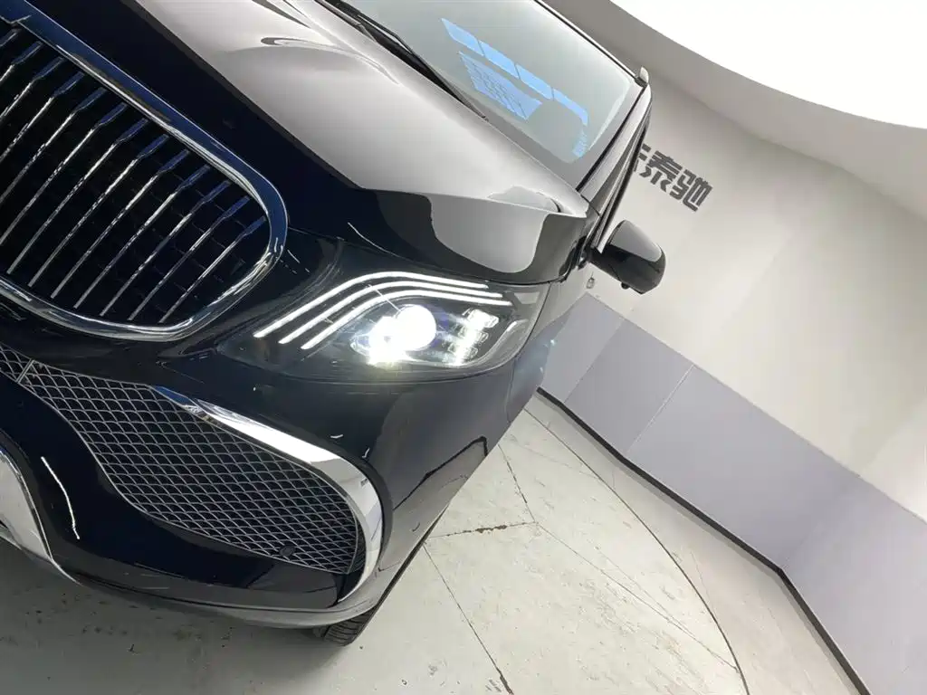 Mercedes-Benz Vito 2023 2.0T Elite 7-Seater фото 9